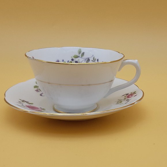 Tea Cup & Saucer by Collingwoods - Picture 3 of 11